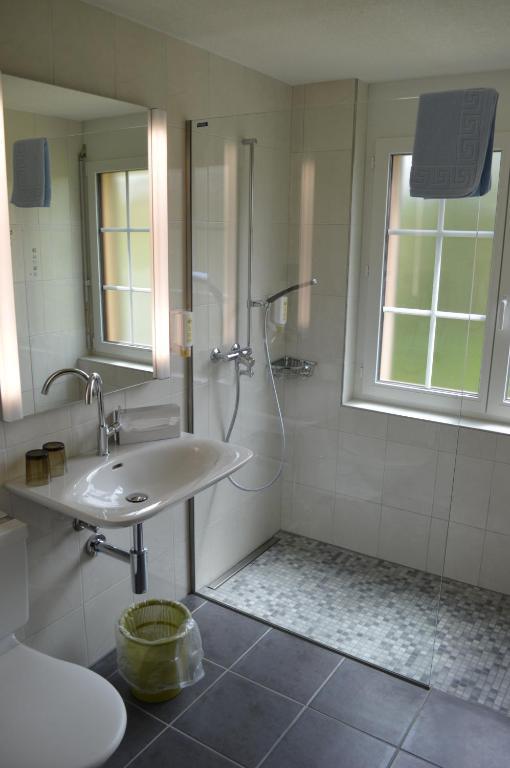 Hirschen Eggiwil Hotell Rum bild